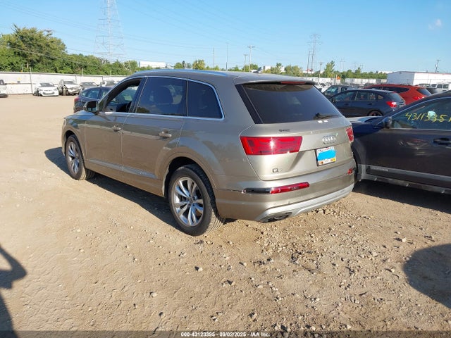 2017 AUDI Q7 WA1AAAF72HD008577 Photo 2
