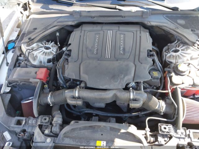 2016 JAGUAR XF SAJBM4BV3GCY19155 Photo 9