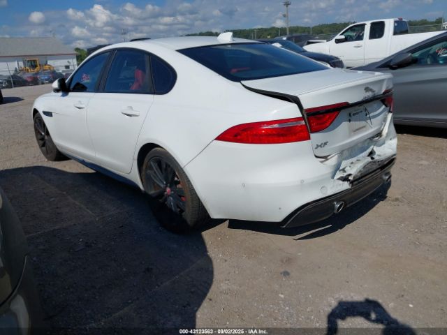 2016 JAGUAR XF SAJBM4BV3GCY19155 Photo 2