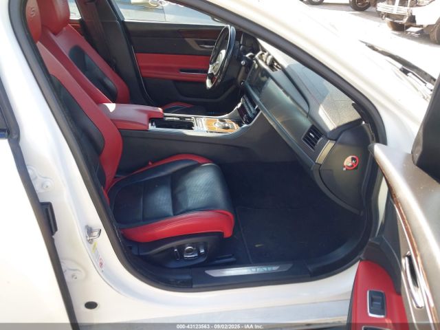 2016 JAGUAR XF SAJBM4BV3GCY19155 Photo 4
