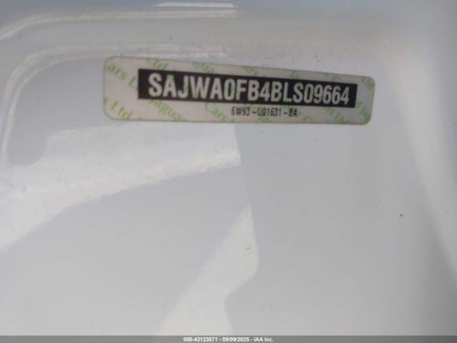 2011 JAGUAR XF SAJWA0FB4BLS09664 Photo 8