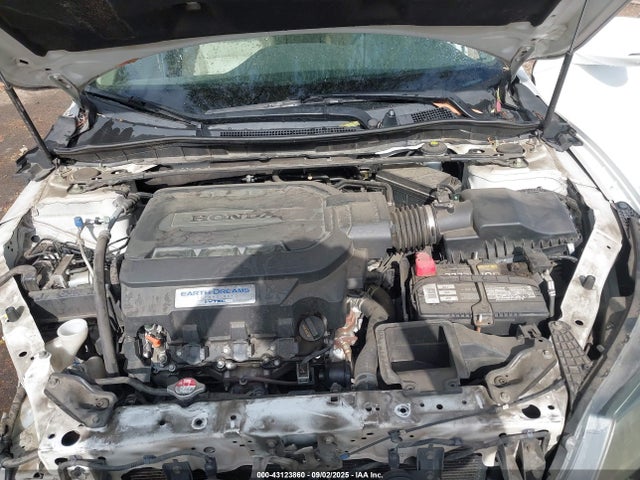 Honda j35y1 2015 1HGCR3F83FA033337 Image 10