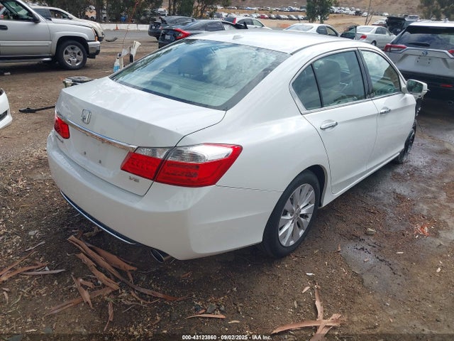 Honda j35y1 2015 1HGCR3F83FA033337 Image 4