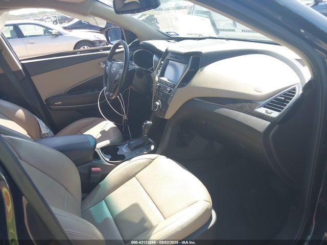 Продаж на аукціоні авто 2017 Hyundai Santa Fe Sport 2.4l, vin: 5XYZU3LB9HG421618, номер лоту: 43123896