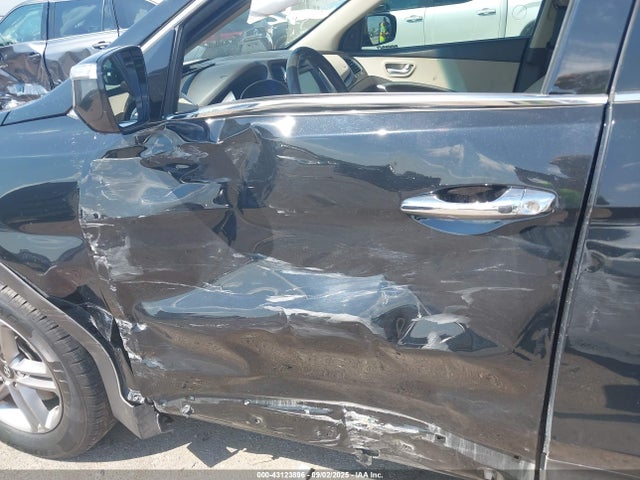 Продаж на аукціоні авто 2017 Hyundai Santa Fe Sport 2.4l, vin: 5XYZU3LB9HG421618, номер лоту: 43123896