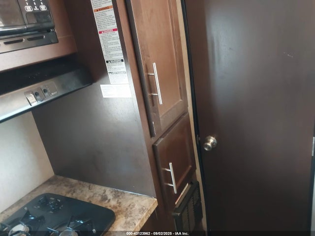 4X4TCK615GT182250 Forest River Cherokee
