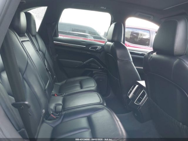 2017 PORSCHE CAYENNE WP1AA2A22HKA82938 Photo 7