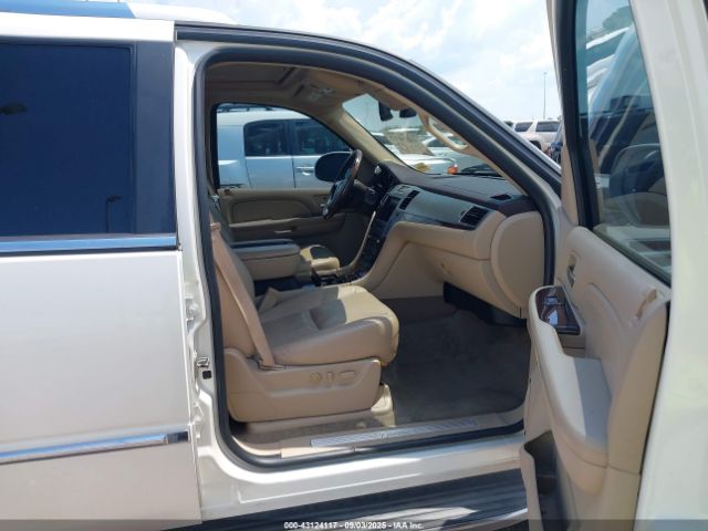 2009 CADILLAC ESCALADE ESV 1GYFK26289R299748 Photo 4