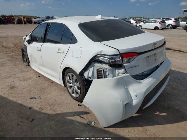 2021 TOYOTA COROLLA JTDEPMAE0MJ124353 Photo 2