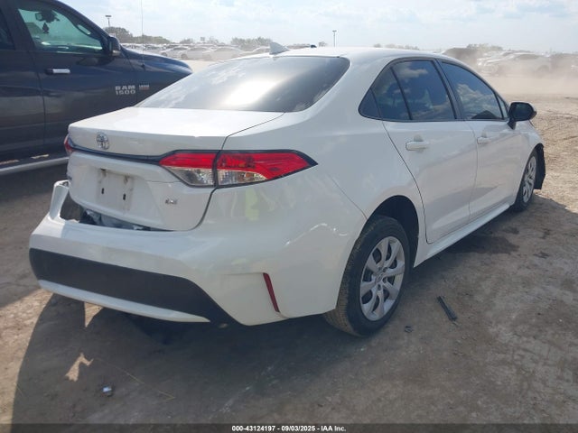 2021 TOYOTA COROLLA JTDEPMAE0MJ124353 Photo 3