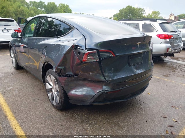 2023 TESLA MODEL Y 7SAYGDEE5PA178637 Photo 2