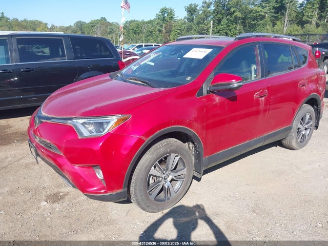 Toyota Rav4 Xle 2017 JTMRFREV1HJ108664 Image 2