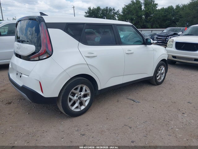 KNDJ23AU1P7858225 KIA mpi nu