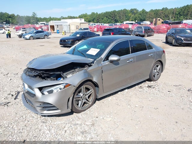 Mercedes-Benz m260 2019 WDD3G4FB6KW004410 Image 2