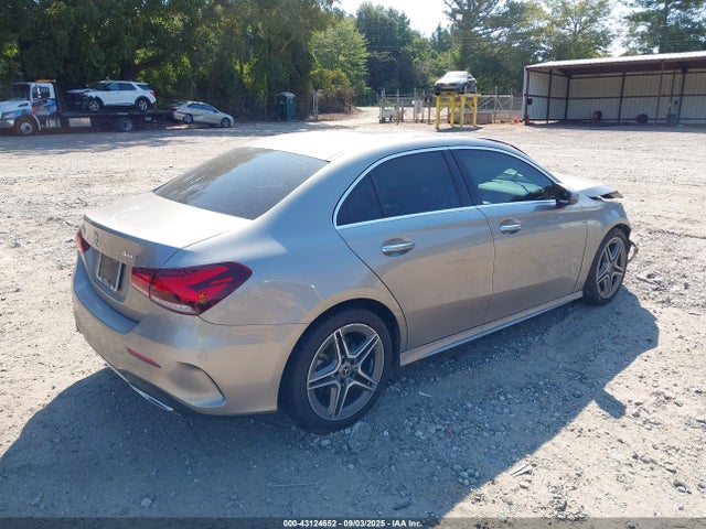 Mercedes-Benz m260 2019 WDD3G4FB6KW004410 Image 4