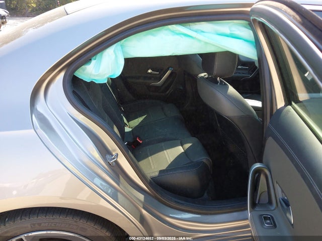 Mercedes-Benz m260 2019 WDD3G4FB6KW004410 Image 8