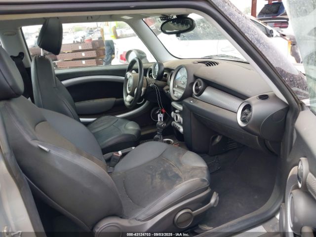 2009 MINI COOPER S WMWMF73529TW81495 Photo 4