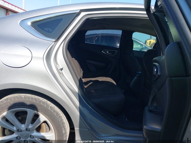 1C3CCCAB5FN502315 Chrysler 200