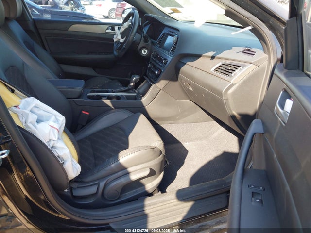 5NPE34AB7HH584271 Hyundai 2017