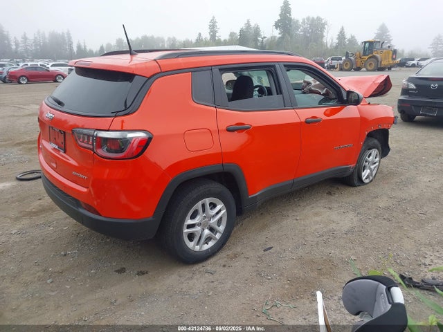 3C4NJDABXJT457154 Jeep 2018