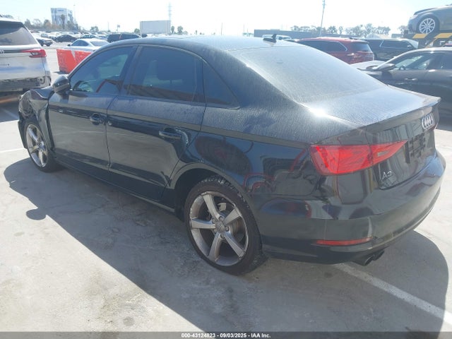 2015 AUDI A3 WAUACGFF4F1129276 Photo 2
