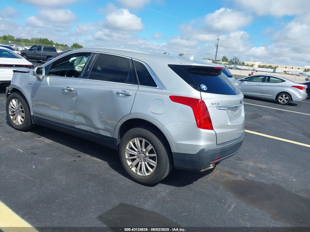 2018 CADILLAC XT5 1GYKNARS8JZ103307 Photo 2