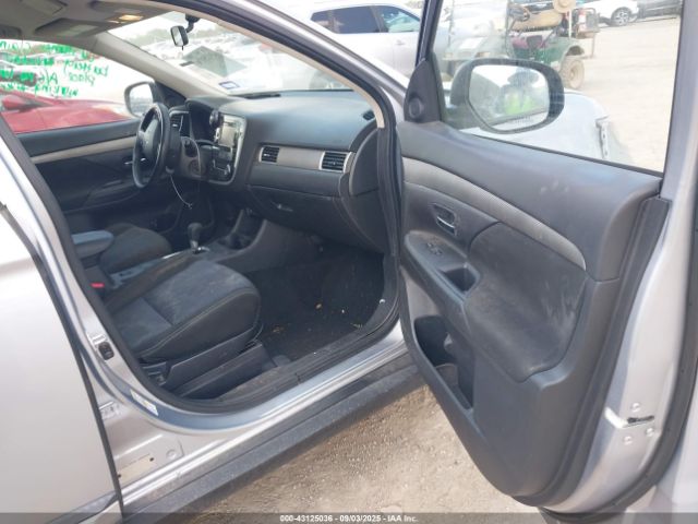 2016 MITSUBISHI OUTLANDER JA4AD3A36GZ016173 Photo 4