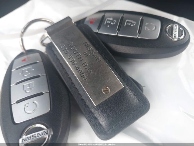 JN1BJ1CPXHW005934 Nissan 2017