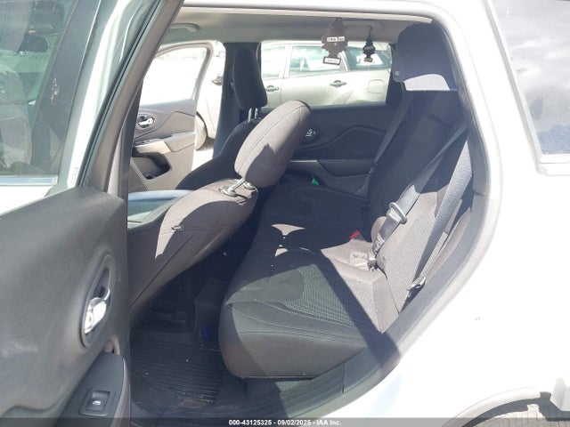1C4PJMCB3KD380303 Jeep Cherokee