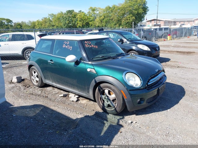 2009 MINI COOPER WMWMF33599TW75377 Photo 0