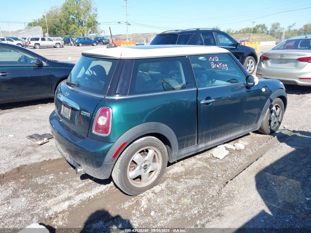 2009 MINI COOPER WMWMF33599TW75377 Photo 3