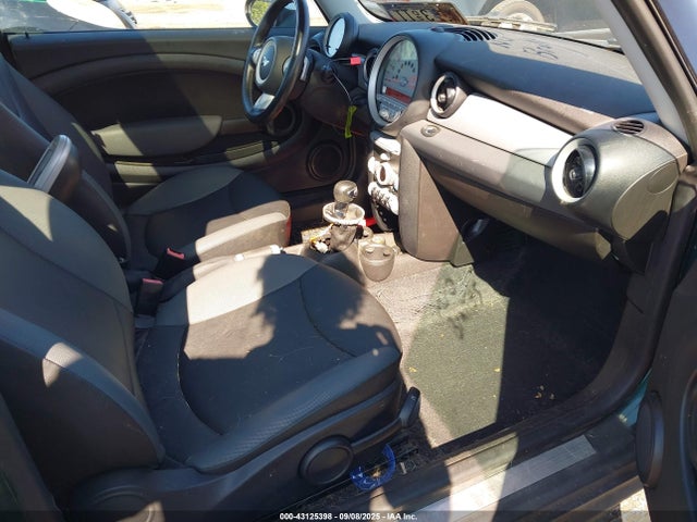 2009 MINI COOPER WMWMF33599TW75377 Photo 4