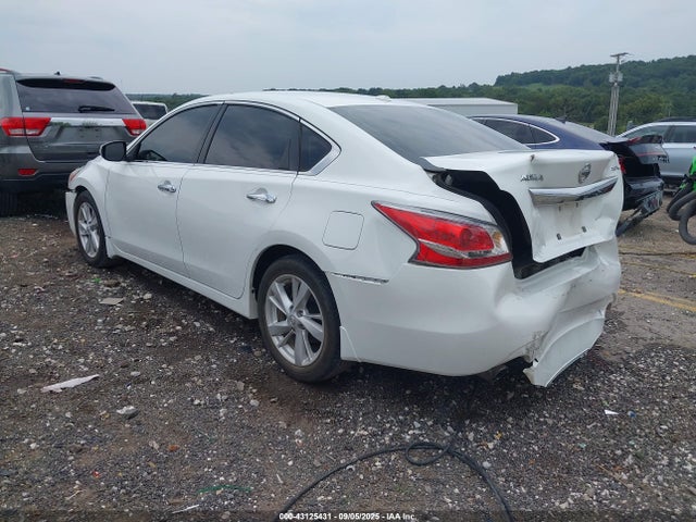 Nissan Altima 2015 1N4AL3AP1FC267329 Image 3