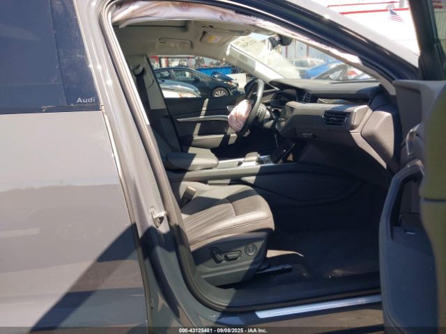 2024 AUDI Q8 E-TRON WA15AAGEXRB027700 Photo 4