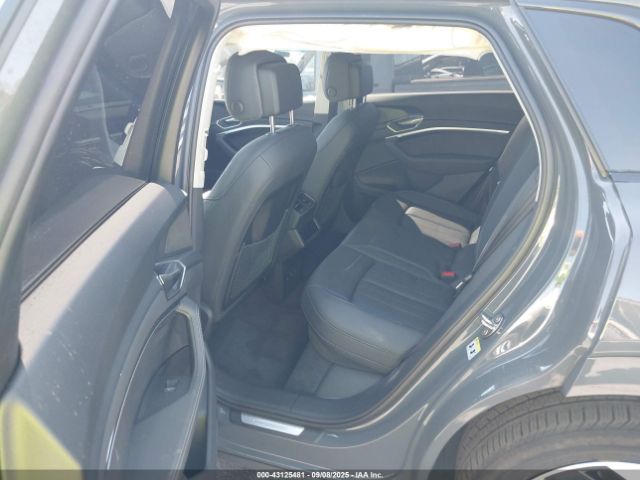 2024 AUDI Q8 E-TRON WA15AAGEXRB027700 Photo 7