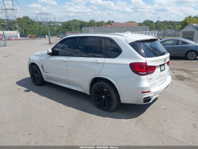 2018 BMW X5 5UXKR2C59J0Z15270 Photo 2