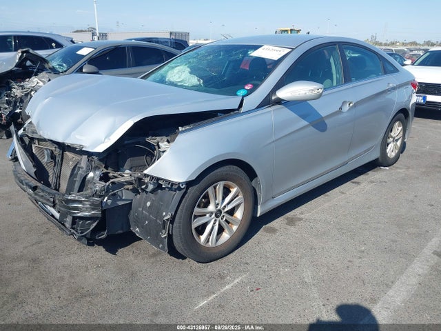 5NPEB4AC1EH833235 Hyundai gamma