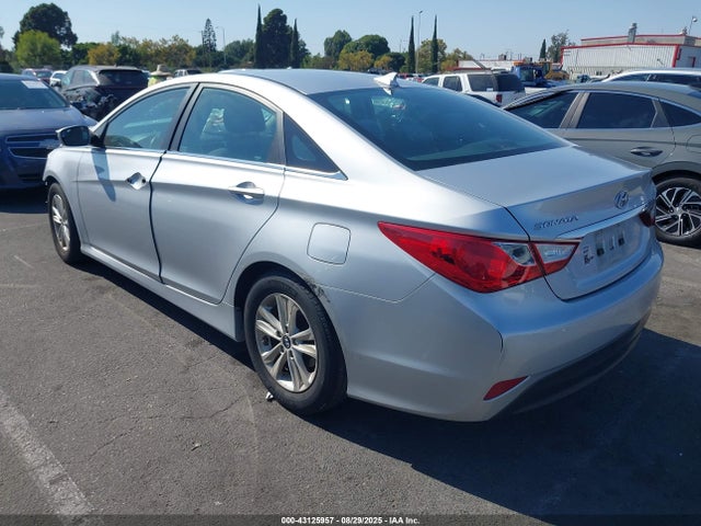 5NPEB4AC1EH833235 Hyundai gamma