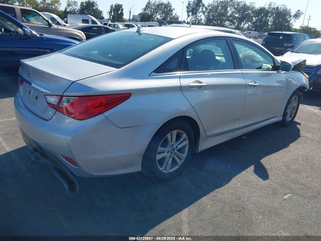 5NPEB4AC1EH833235 Hyundai gamma