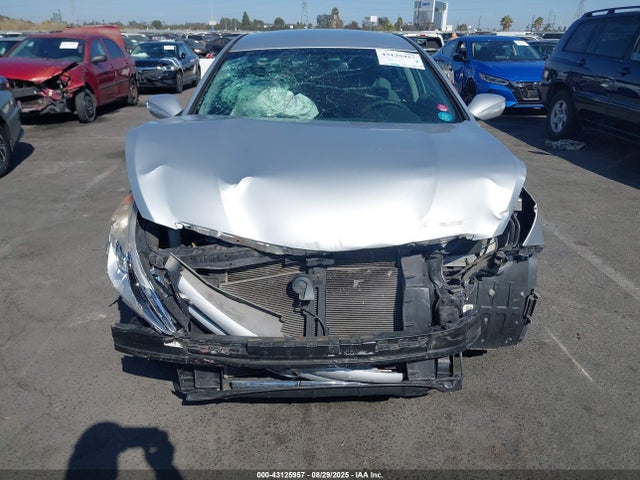 5NPEB4AC1EH833235 Hyundai gamma