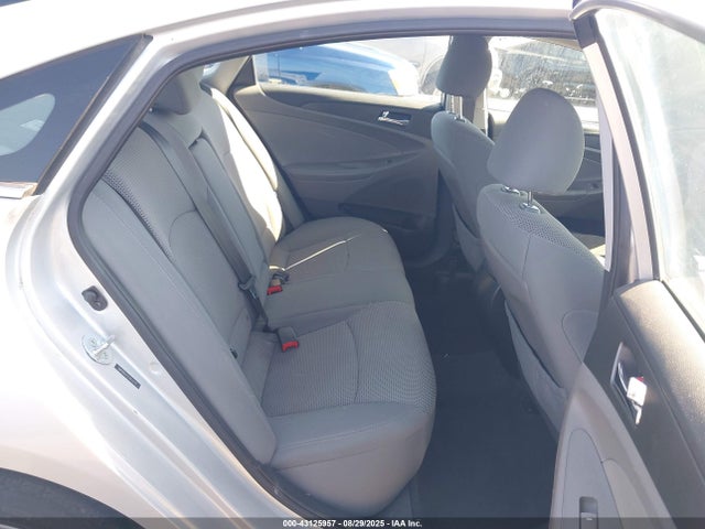 5NPEB4AC1EH833235 Hyundai gamma