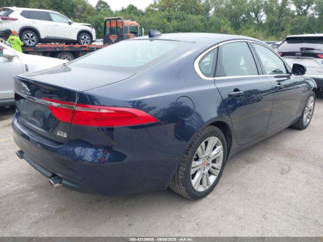 2017 JAGUAR XF SAJBJ4BV1HCY30200 Photo 3