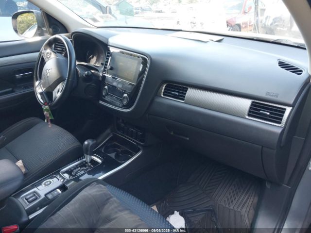 2018 MITSUBISHI OUTLANDER JA4AZ3A38JZ005197 Photo 4