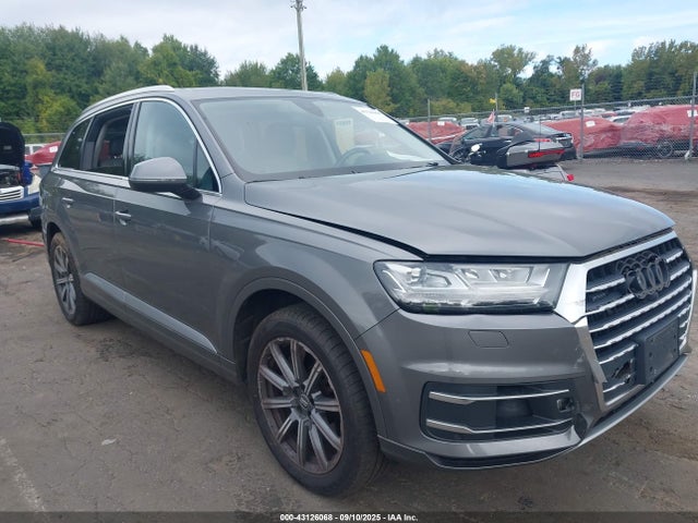 2018 AUDI Q7 WA1LAAF73JD000759