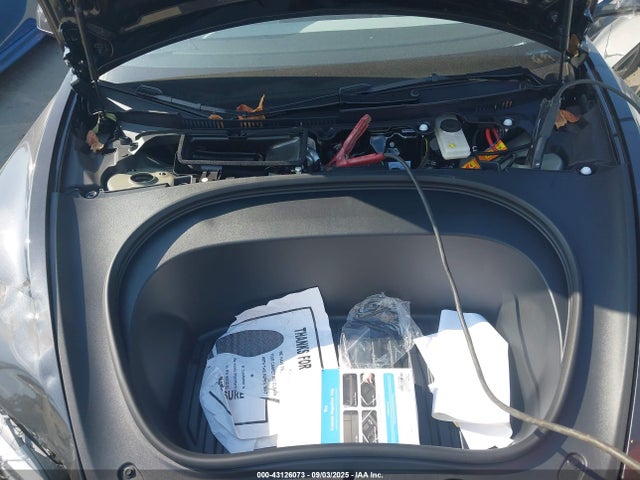 2025 TESLA MODEL 3 5YJ3E1EA7SF994883 Photo 9