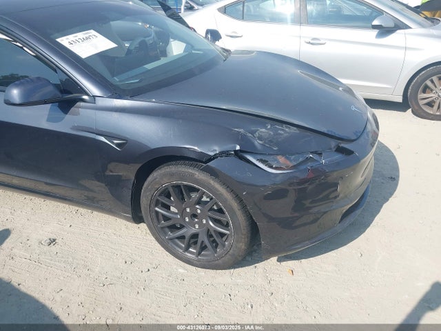 2025 TESLA MODEL 3 5YJ3E1EA7SF994883 Photo 5