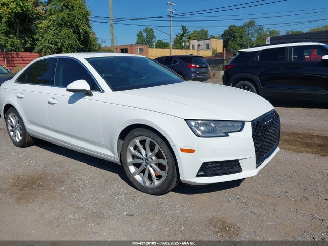 2017 AUDI A4 WAUBNAF43HN011208 Photo 0