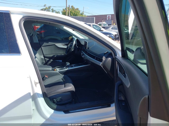 2017 AUDI A4 WAUBNAF43HN011208 Photo 4