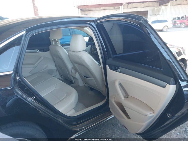 1VWAT7A38FC101062 Volkswagen Passat