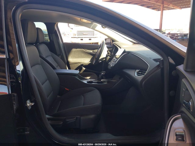 1G1ZD5ST2SF102053 Chevrolet lfv